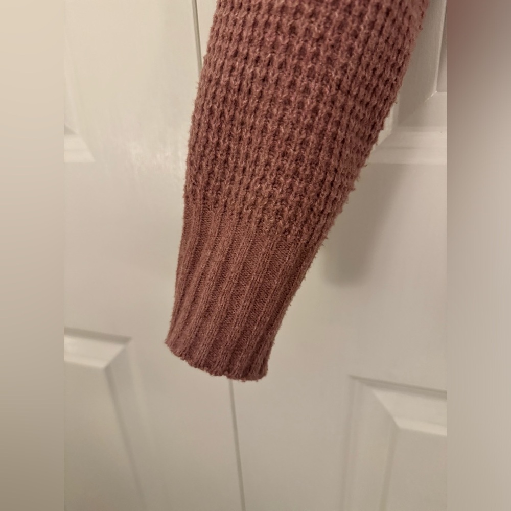 Hollister Cozy Sweater - Picture 7 of 9
